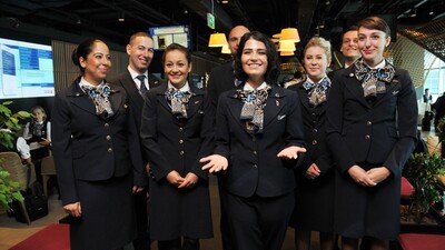 Kabin memurlarından örnek davranış!