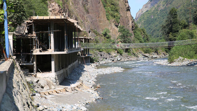 Ekolojik vadiye kaçak otel!