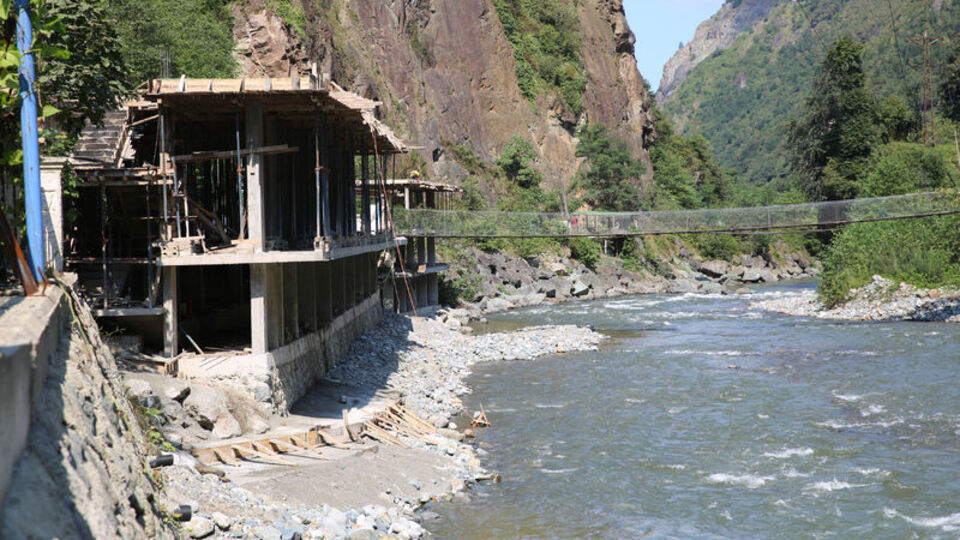 Ekolojik vadiye kaçak otel!