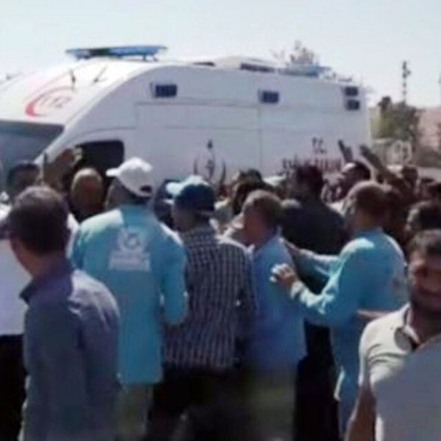 Yaralıyı bıraktılar, acil servis ekibine saldırdılar