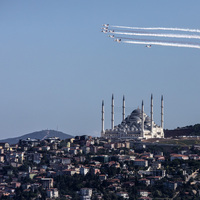 TEKNOFEST başladı, Türk Yıldızları şov yaptı!