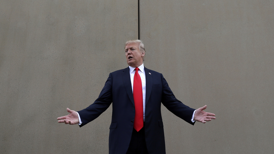Trump: Sahra Çölü'ne duvar örün!