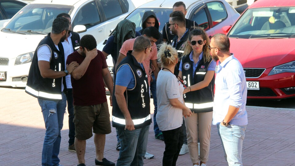 Göçmen kaçakçılarına operasyon