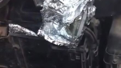 Firari FETÖ'cü yakalandı! Aracından tomar tomar çıktı!