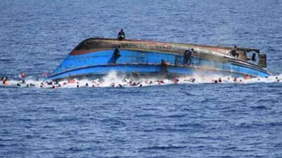 Feribot alabora oldu: 200'den fazla kişi kayıp!