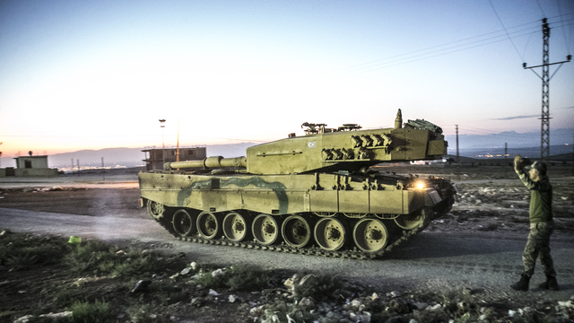 Obüs ve tanklar İdlib sınırında
