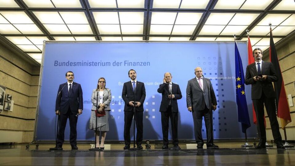 Ekonomi yönetimi Almanya'da: "Yeni dönem başladı"