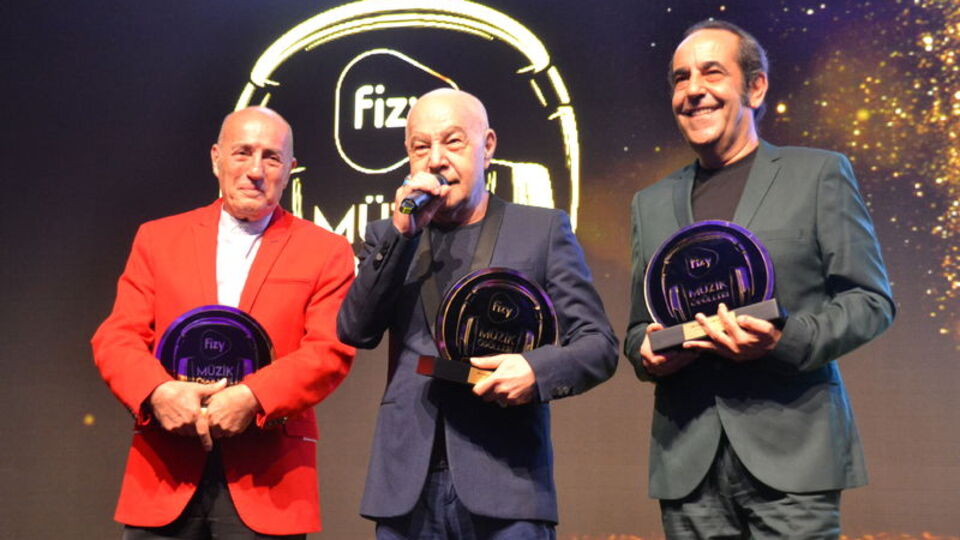 İstanbul Müzik Ödülleri sahiplerine verildi