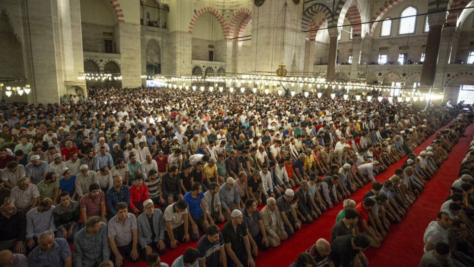 İstanbul Cuma saati kaçta?