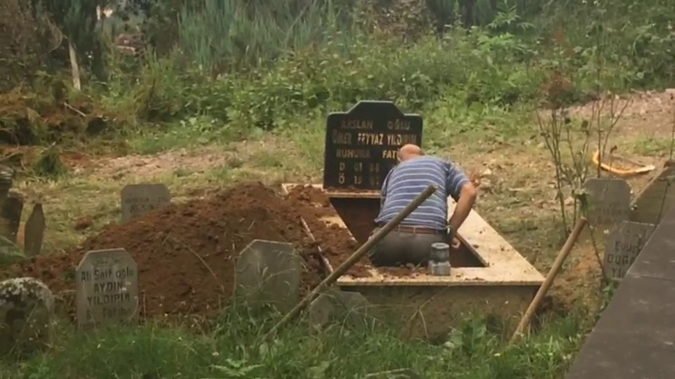 Babalık davası mezar açtırdı