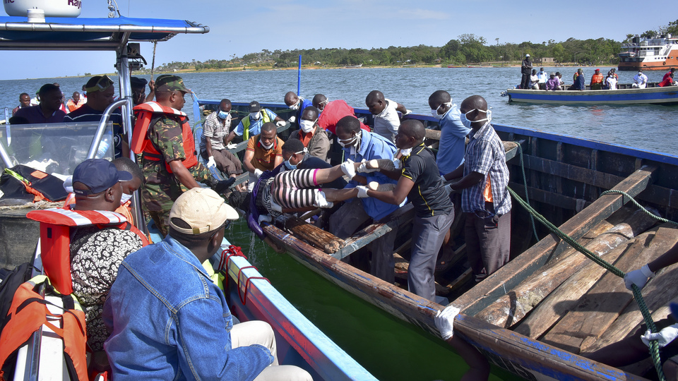Feribot faciasından iki gün sonra bir kişi sağ kurtarıldı!