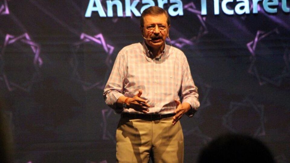 Hisarcıklıoğlu: Bırakın siyaseti, futbolu!