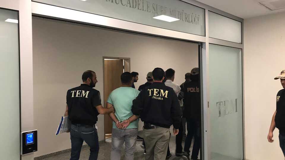 20 teğmene FETÖ gözaltısı!