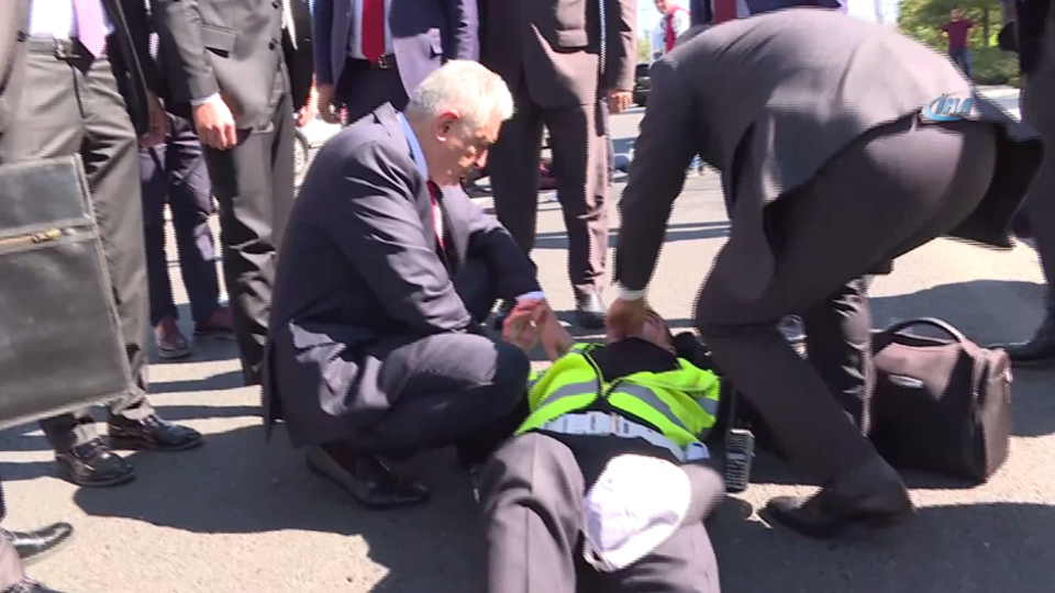 Kaza yapan vatandaşları görünce...