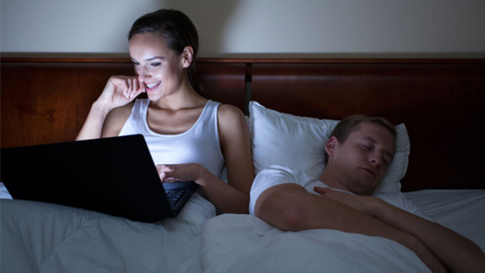 Dikkat! Teknoloji bağımlılığı kansere sürüklüyor...