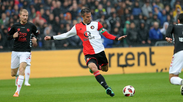 Van Persie yine attı! Advocaat'ı yıktı!