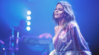 Sezen Aksu'nun ayakkabılarını giydi