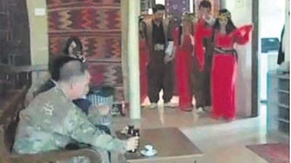 ABD'li generale PKK halayı!