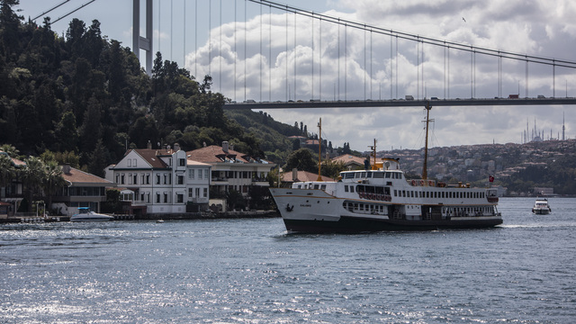 Katarlılar peşinde! Boğazda 60 yalı satılıyor