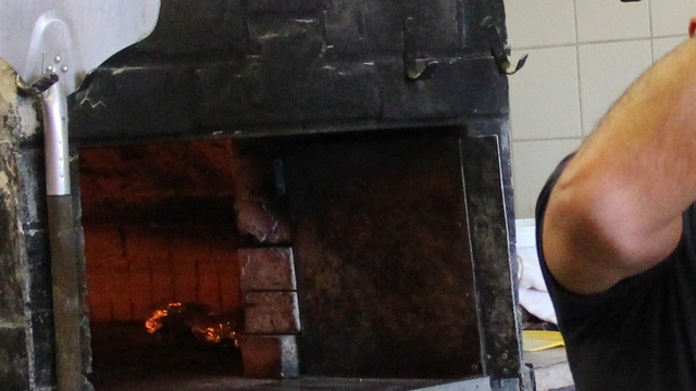 Tuncelili pizzacıdan Toronto'da evsizlere pizza!