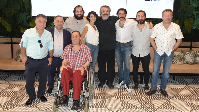 'Ben de yönetmenim diye geçiniyorum'