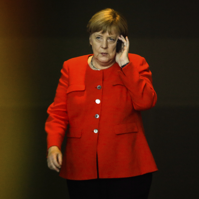 Merkel özür diledi!