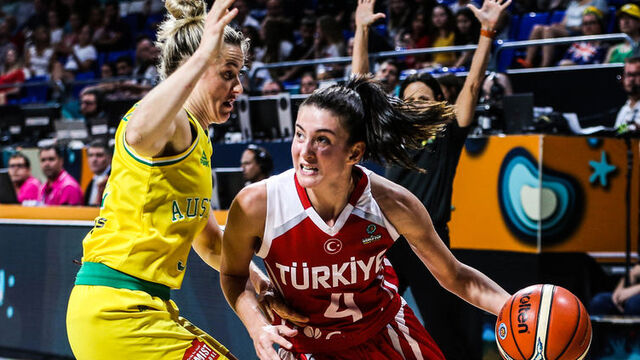 Millilerin rakibi Fransa oldu