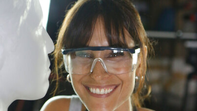 Arzum Onan'dan anlamlı heykel