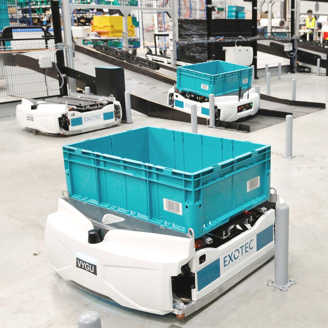 Depo yönetimini robota emanet etti