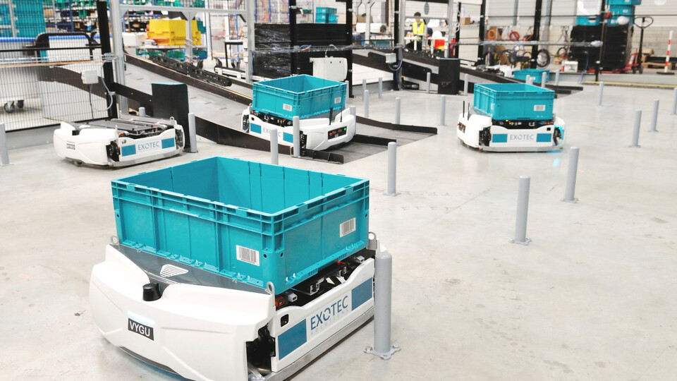 Depo yönetimini robota emanet etti