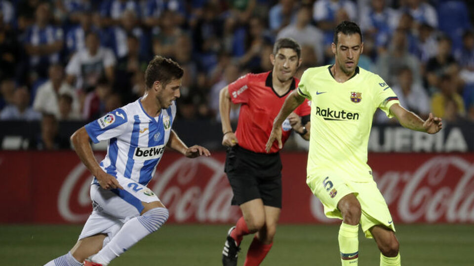 Busquets 2023'e kadar Barcelona'da