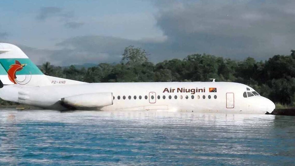 Mikronezya'da denize inen uçaktaki yolcular kurtarıldı