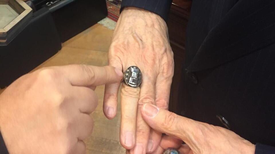 Bahçeli'ye "klasik" yüzük