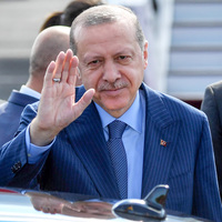 Cumhurbaşkanı Erdoğan askeri törenle karşılandı!