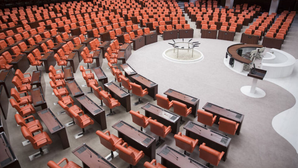 Meclis yarın açılıyor