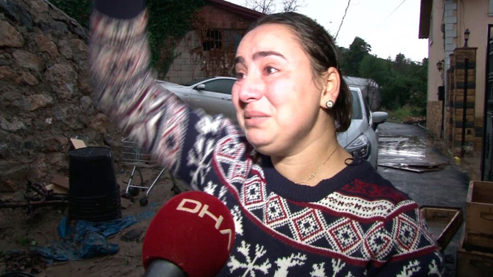 Beykoz'da dehşet! Tavanı delerek kurtuldular!