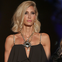 Paris Hilton, Çağla Şıkel'i takipte