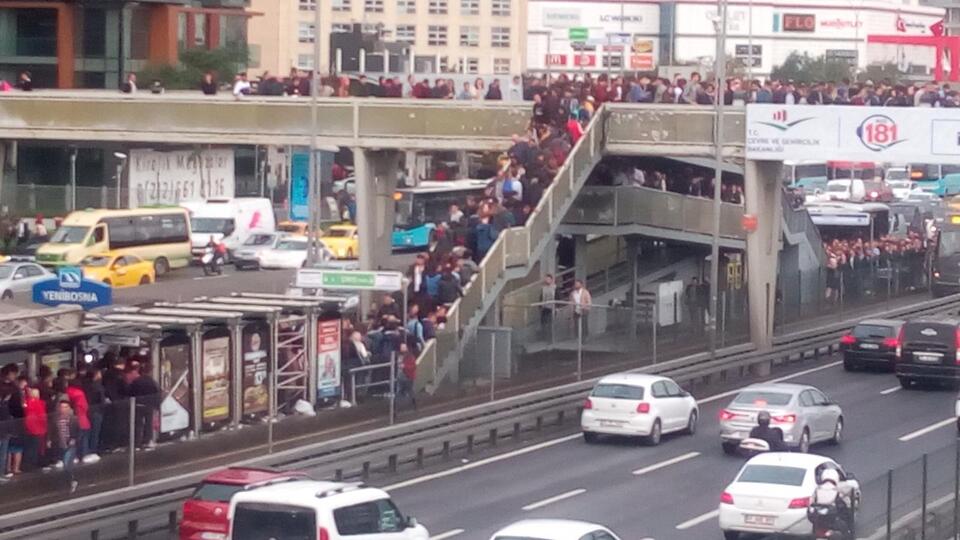 Metrobüste "durak" trafiği