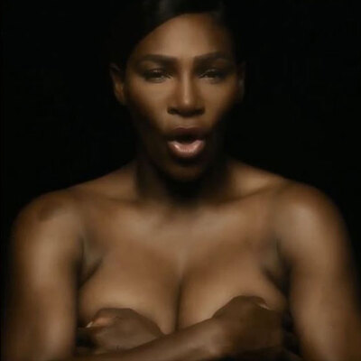 Yıldız tenisçi meme kanserine dikkat çekmek için soyundu!