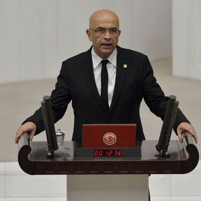 Enis Berberoğlu yemin etti