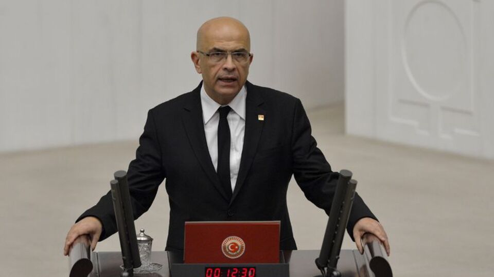 Enis Berberoğlu yemin etti