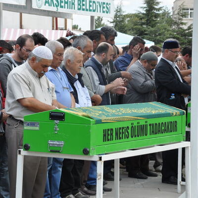 Ünlü oyuncu son yolculuğuna uğurlandı