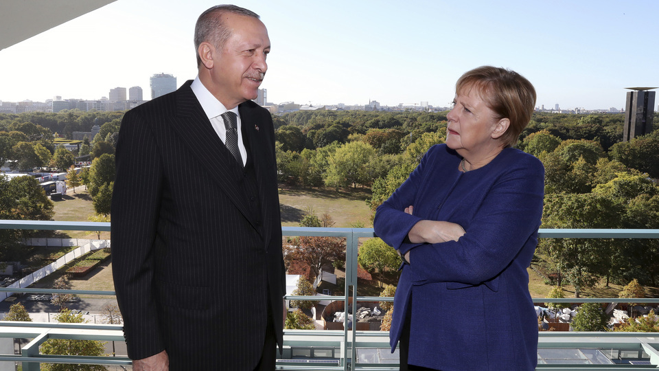 Erdoğan'dan Merkel'e: Bizim grup da 'smaller' olsun