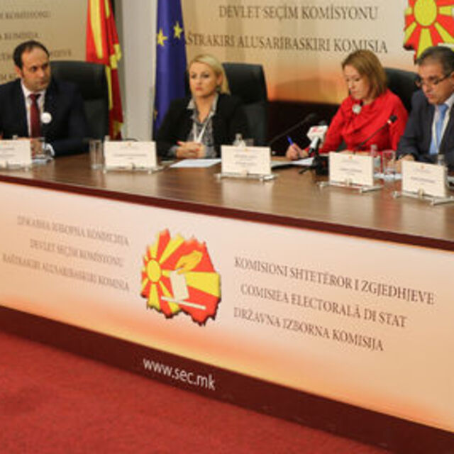 Makedonya referandumuna yetersiz katılım
