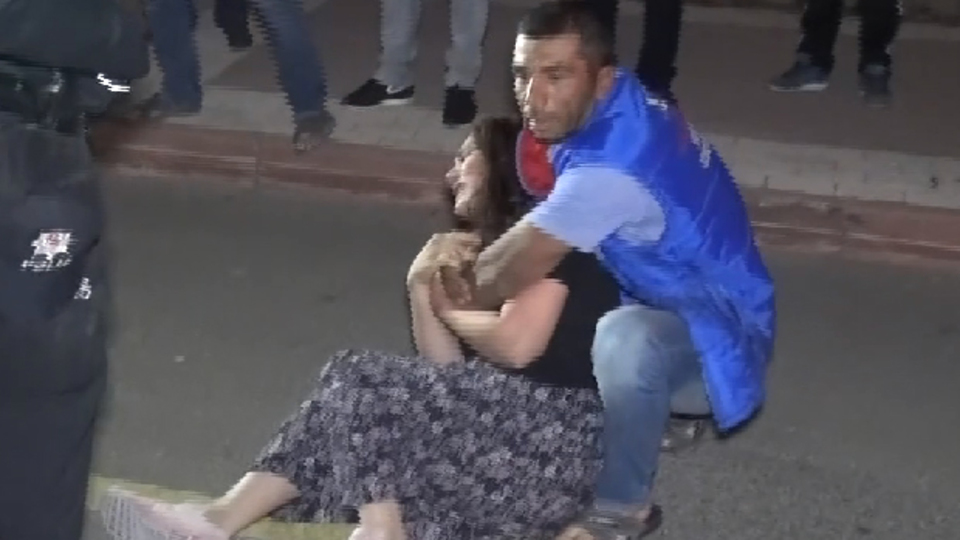 Kardeşi kazada ölen ablanın feryadı yürek dağladı