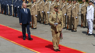 Irak'ın yeni cumhurbaşkanı görevine başladı!