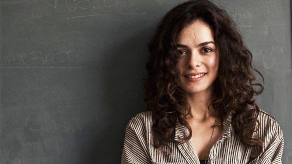 Özge Özpirinçci kimdir?