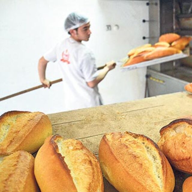 Vali Şahin ve İBB Başkanı Uysal'dan ekmek fiyatları açıklaması