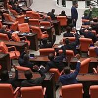 Irak ve Suriye tezkeresi kabul edildi