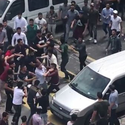 Yer: Sultangazi! Ortalık savaş alanına döndü